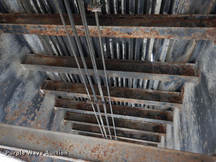 image for item DK2043 1998 Fontaine  flatbed trailer