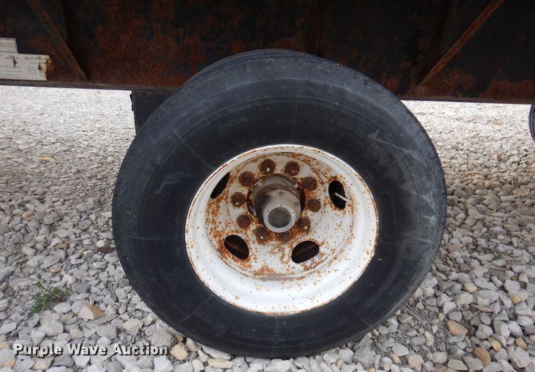 image for item DK2043 1998 Fontaine  flatbed trailer