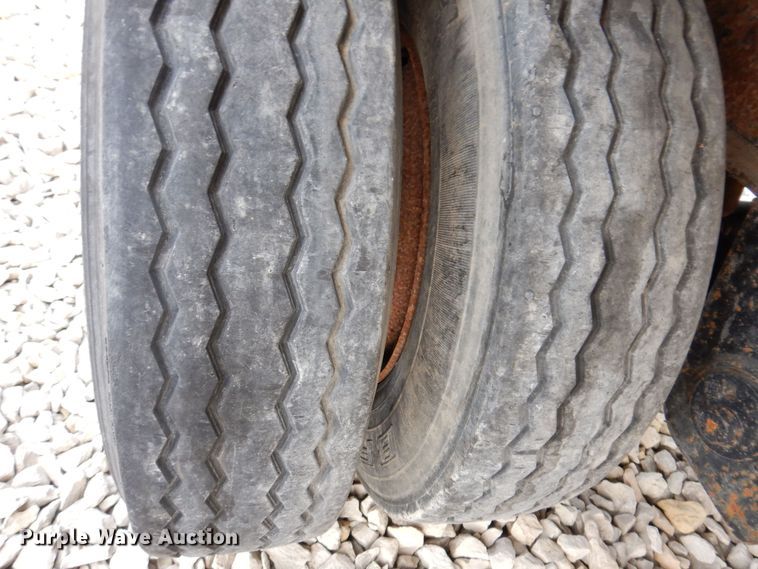 image for item DK2043 1998 Fontaine  flatbed trailer