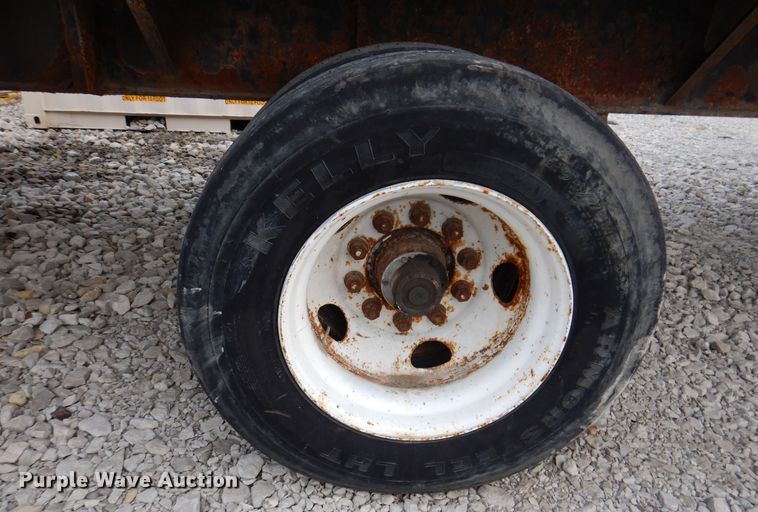 image for item DK2043 1998 Fontaine  flatbed trailer