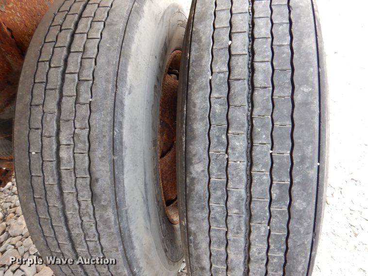 image for item DK2043 1998 Fontaine  flatbed trailer