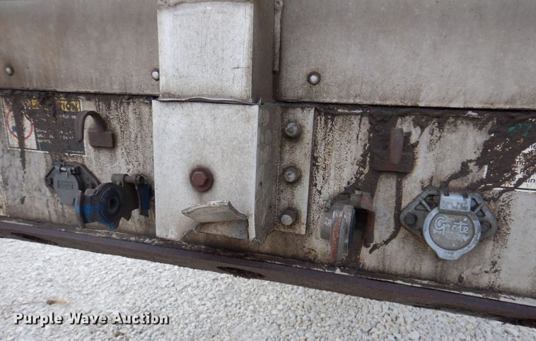 image for item DK2044 2006 Wilson Roadbrute CF-900  flatbed trailer