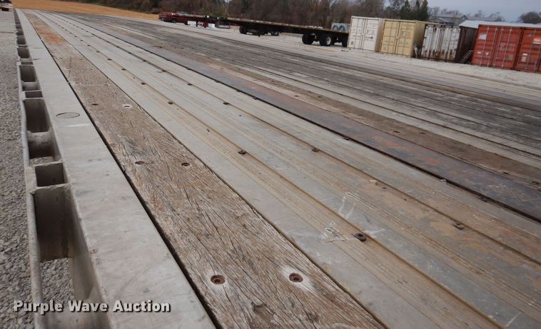 image for item DK2044 2006 Wilson Roadbrute CF-900  flatbed trailer