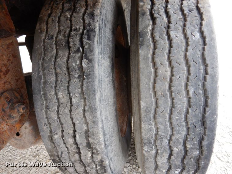 image for item DK2044 2006 Wilson Roadbrute CF-900  flatbed trailer