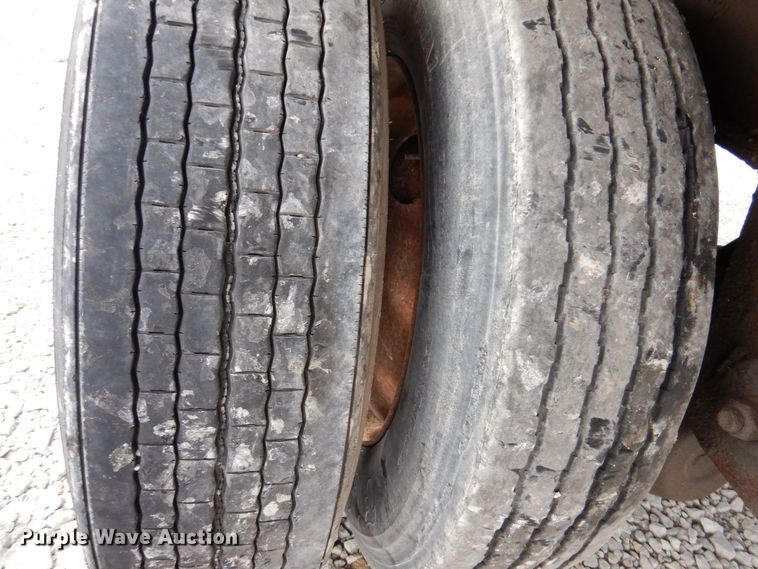 image for item DK2044 2006 Wilson Roadbrute CF-900  flatbed trailer