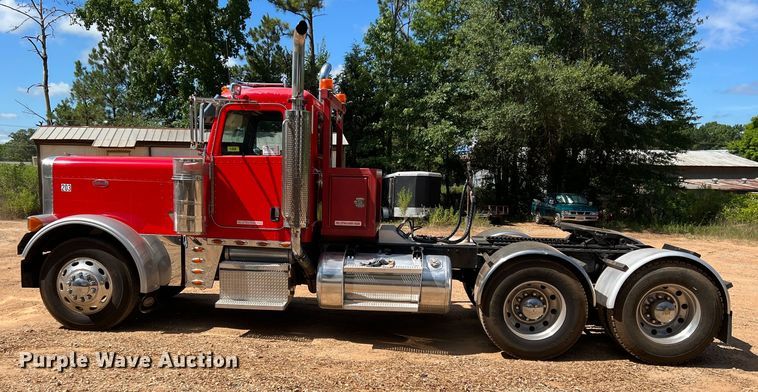 image for item DK6994 2006 Peterbilt 379  semi truck