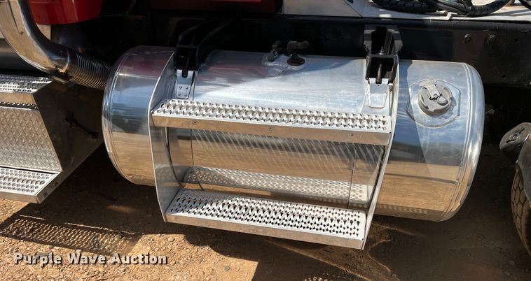 image for item DK6994 2006 Peterbilt 379  semi truck