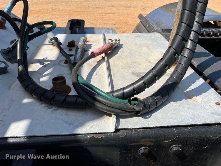 image for item DK6994 2006 Peterbilt 379  semi truck