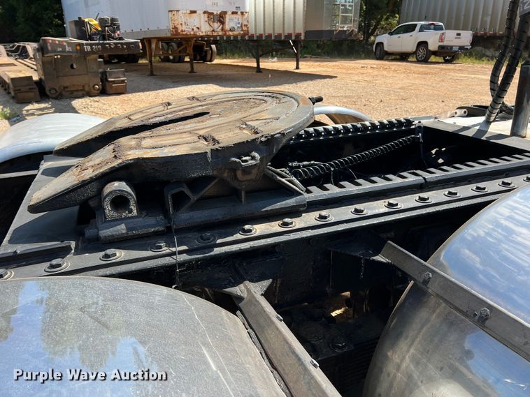 image for item DK6994 2006 Peterbilt 379  semi truck