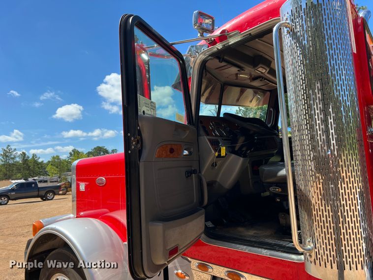 image for item DK6994 2006 Peterbilt 379  semi truck