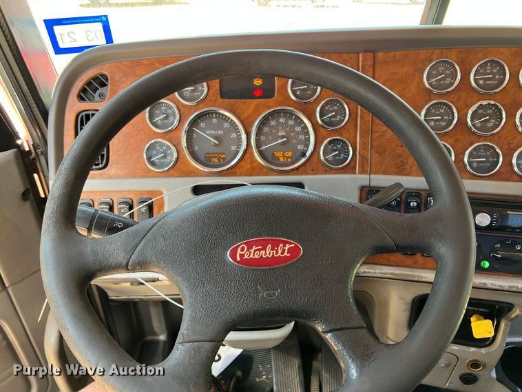 image for item DK6994 2006 Peterbilt 379  semi truck