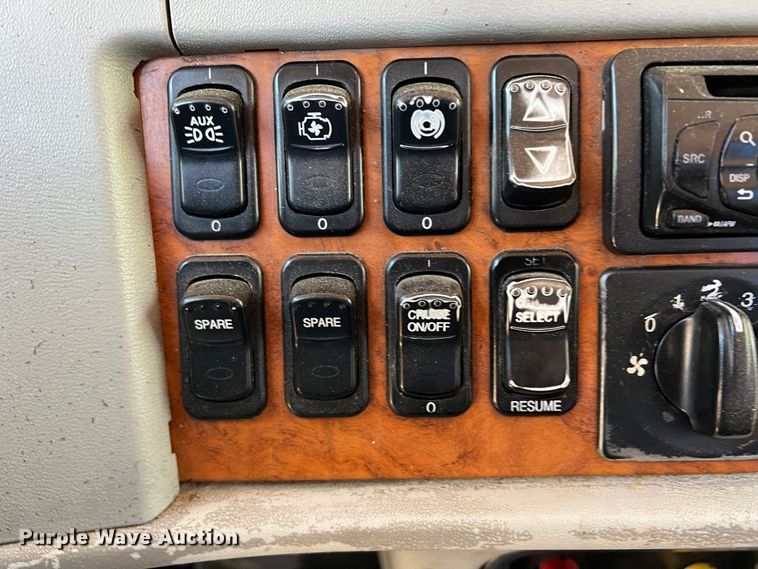 image for item DK6994 2006 Peterbilt 379  semi truck