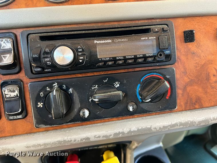 image for item DK6994 2006 Peterbilt 379  semi truck