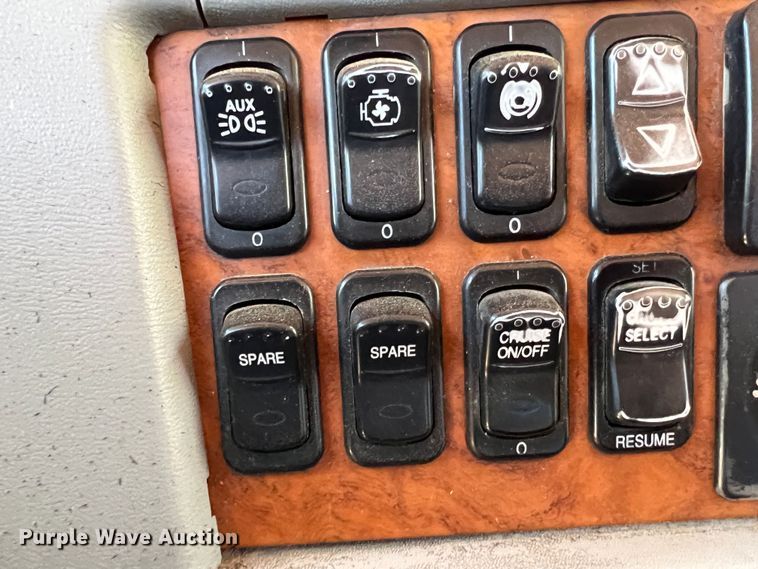 image for item DK6994 2006 Peterbilt 379  semi truck