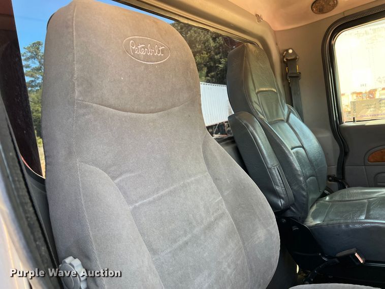 image for item DK6994 2006 Peterbilt 379  semi truck