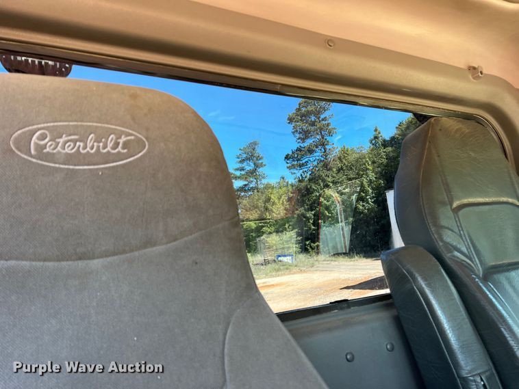 image for item DK6994 2006 Peterbilt 379  semi truck