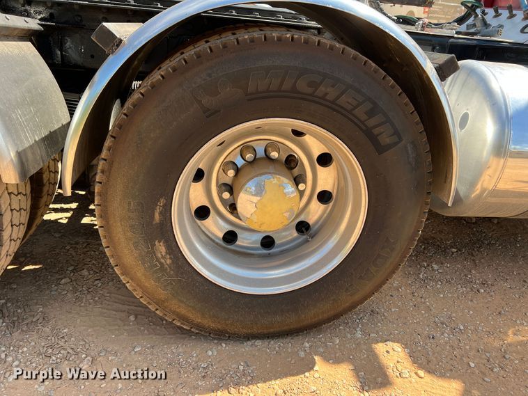 image for item DK6994 2006 Peterbilt 379  semi truck