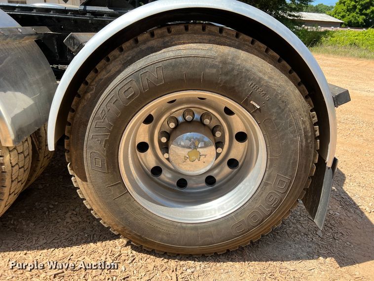 image for item DK6994 2006 Peterbilt 379  semi truck