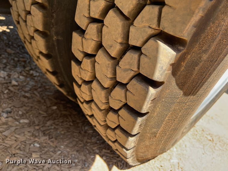 image for item DK6994 2006 Peterbilt 379  semi truck