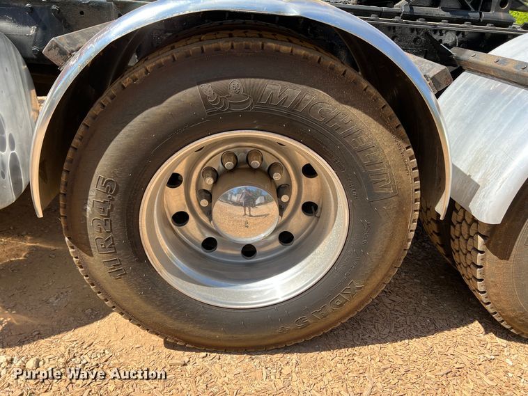 image for item DK6994 2006 Peterbilt 379  semi truck