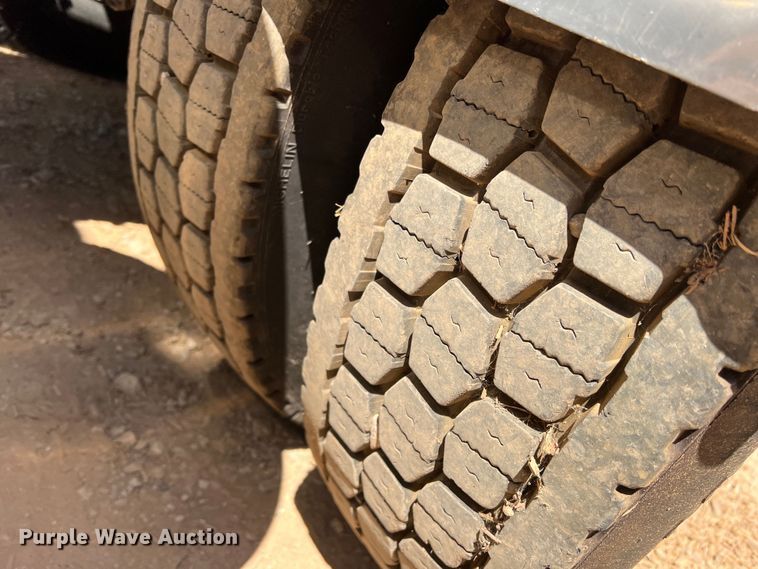 image for item DK6994 2006 Peterbilt 379  semi truck