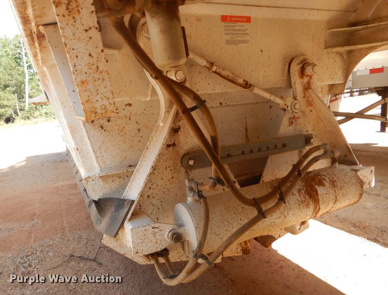 image for item DK6998 2018 Manac 4C240A200  bottom dump trailer