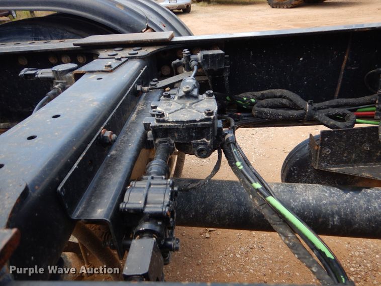 image for item DK6999 2010 Mack CHU613  semi truck