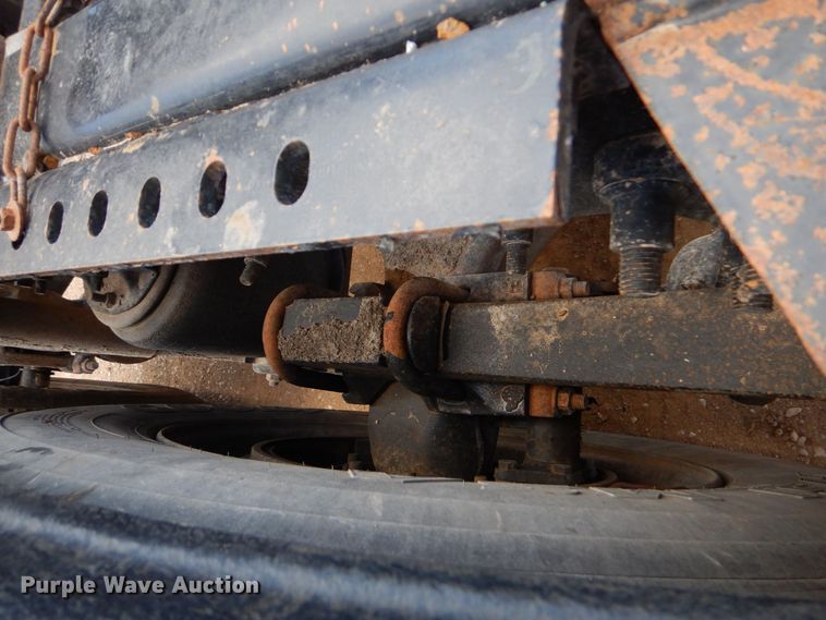 image for item DK6999 2010 Mack CHU613  semi truck