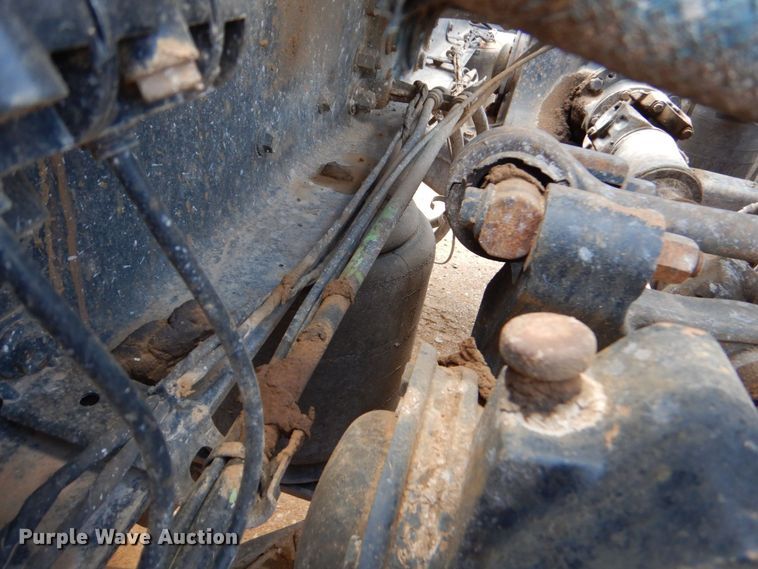 image for item DK6999 2010 Mack CHU613  semi truck