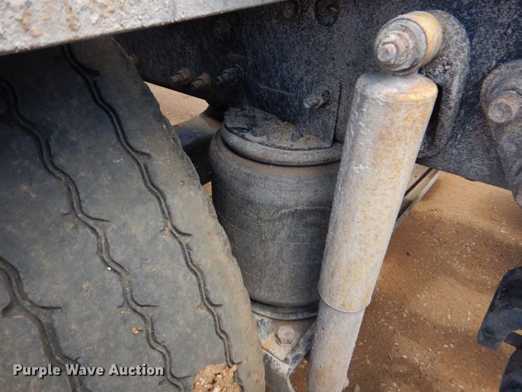 image for item DK6999 2010 Mack CHU613  semi truck