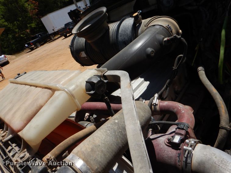 image for item DK6999 2010 Mack CHU613  semi truck