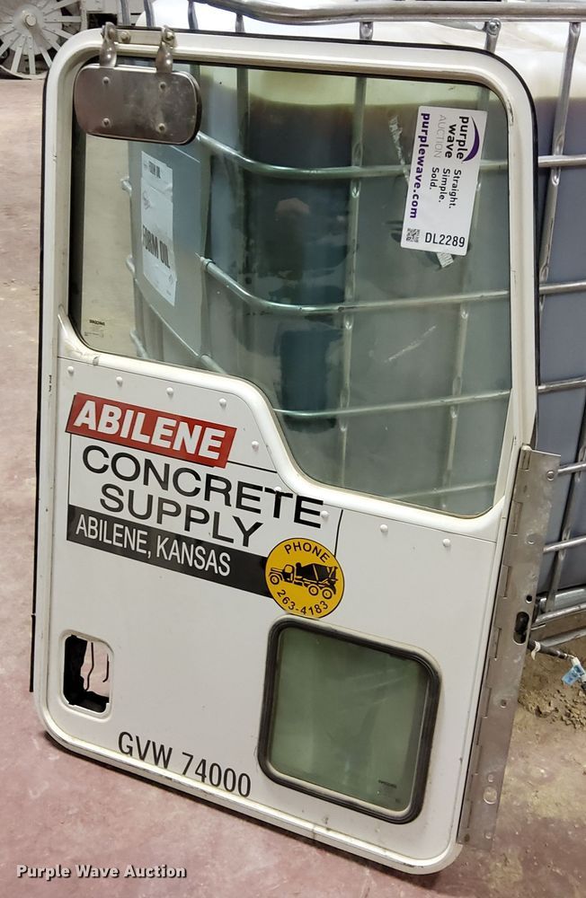 image for item DL2289 2007 Kenworth W900/T800  door