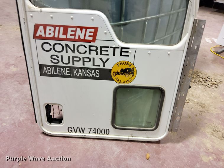 image for item DL2289 2007 Kenworth W900/T800  door