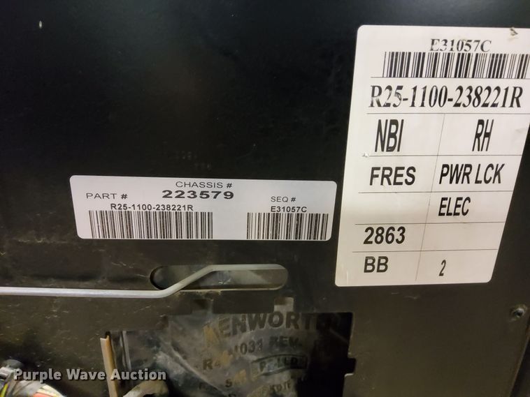 image for item DL2289 2007 Kenworth W900/T800  door