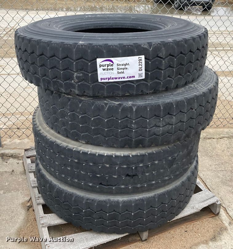 image for item DL2297 (4) Bridgestone M843 11R22.5 tires