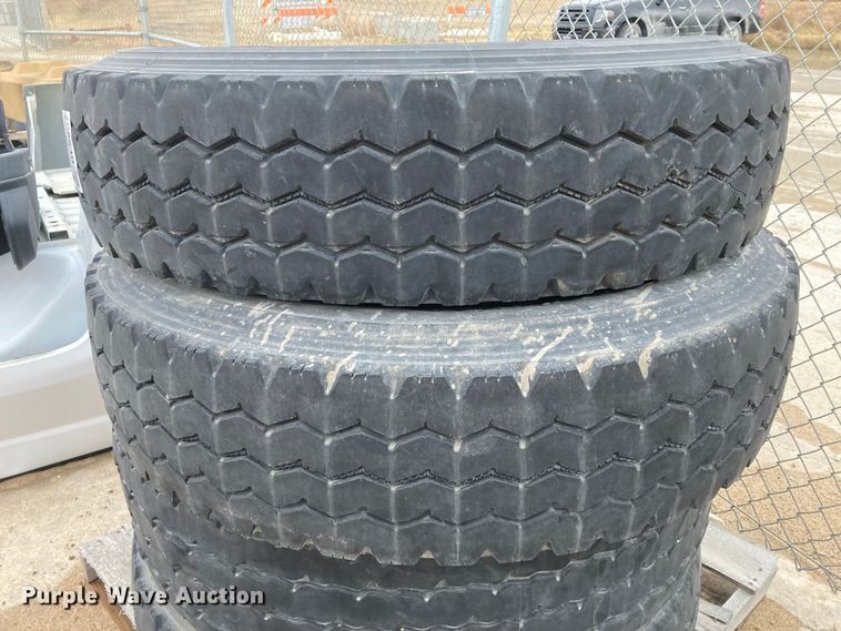 image for item DL2297 (4) Bridgestone M843 11R22.5 tires