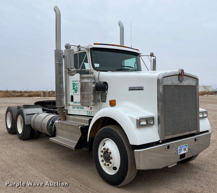 image for item DM2528 2012 Kenworth W900  semi truck