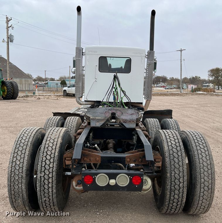 image for item DM2528 2012 Kenworth W900  semi truck