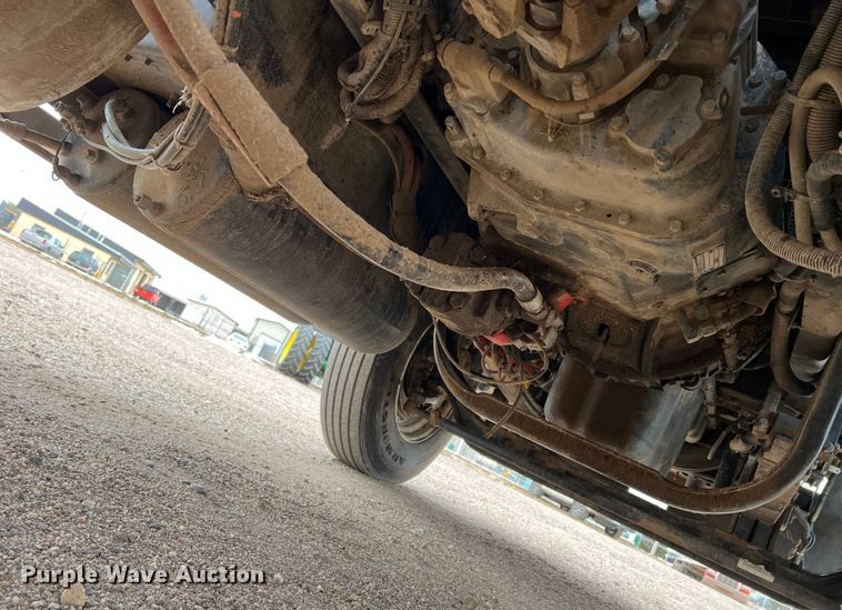 image for item DM2528 2012 Kenworth W900  semi truck