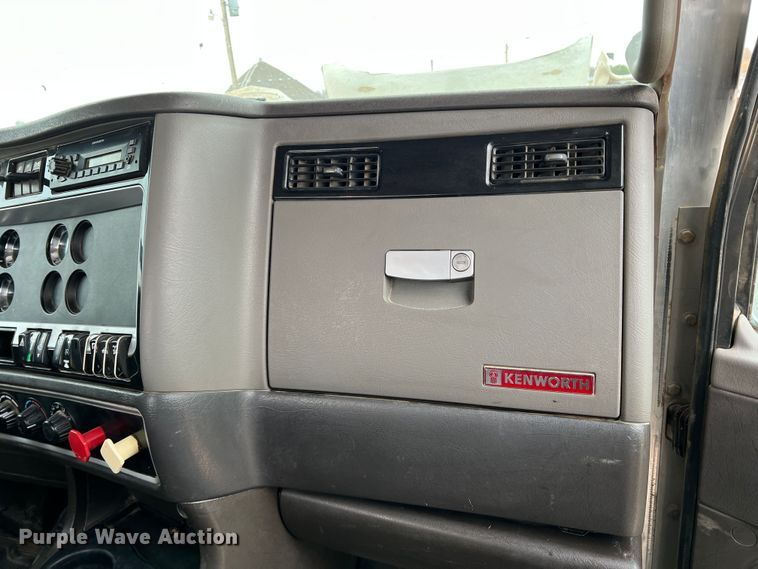 image for item DM2528 2012 Kenworth W900  semi truck