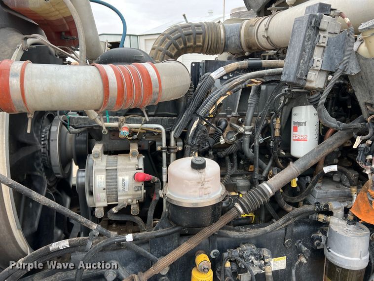 image for item DM2528 2012 Kenworth W900  semi truck