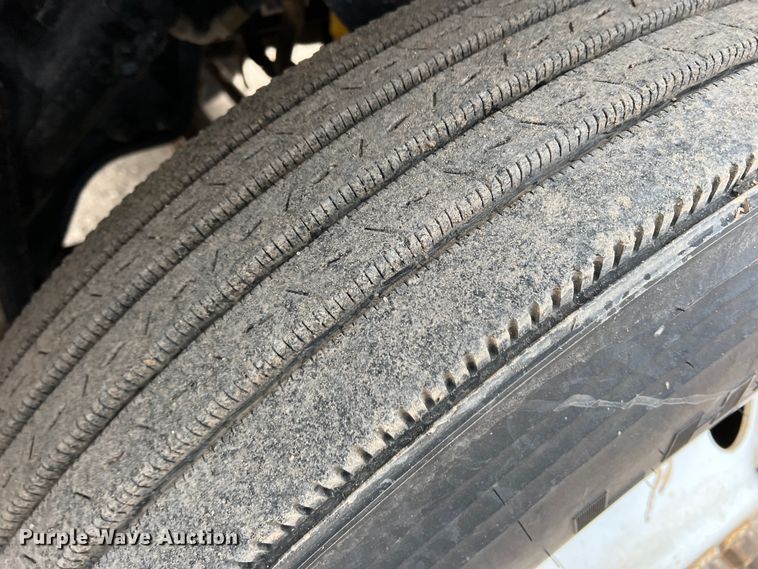 image for item DM2528 2012 Kenworth W900  semi truck