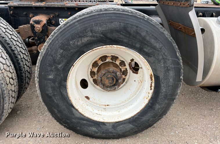 image for item DM2528 2012 Kenworth W900  semi truck