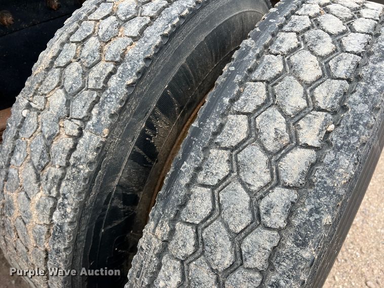 image for item DM2528 2012 Kenworth W900  semi truck