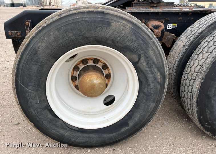 image for item DM2528 2012 Kenworth W900  semi truck