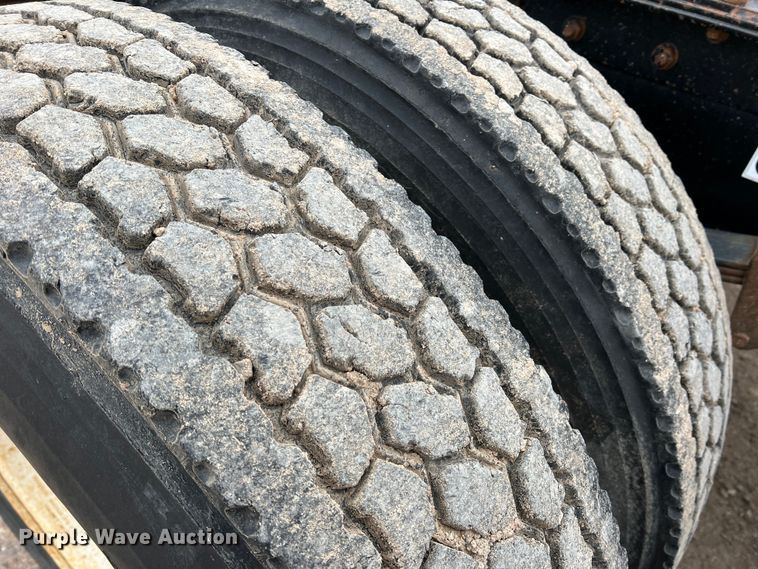 image for item DM2528 2012 Kenworth W900  semi truck