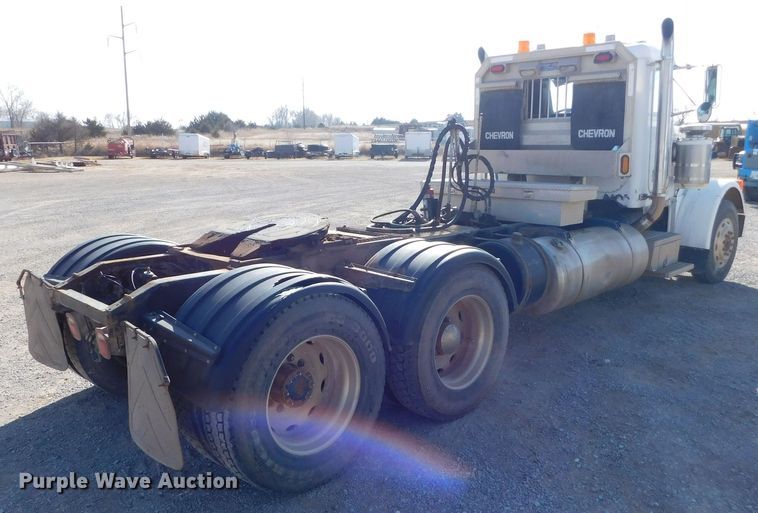 image for item DM2552 1988 Peterbilt 378  semi truck