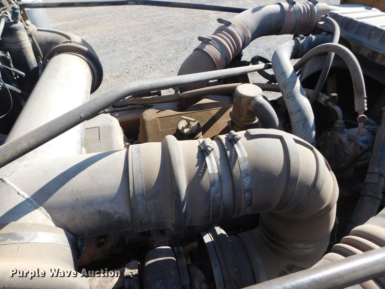 image for item DM2552 1988 Peterbilt 378  semi truck