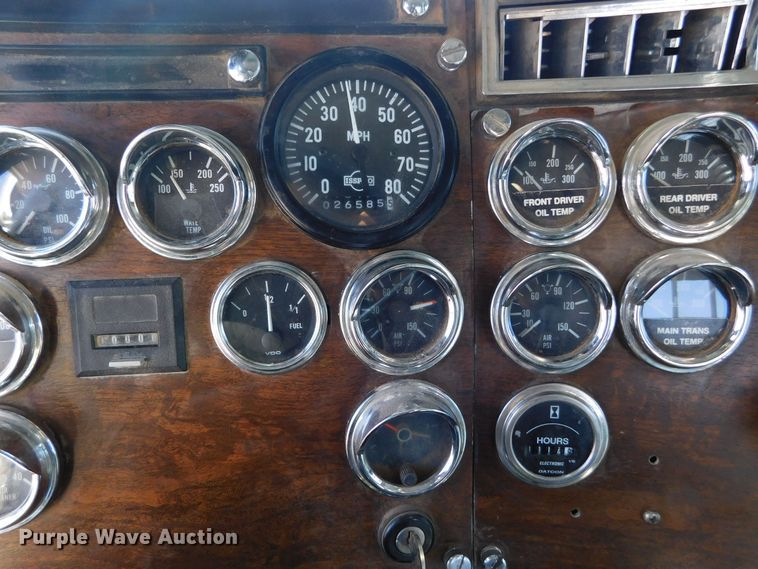 image for item DM2552 1988 Peterbilt 378  semi truck