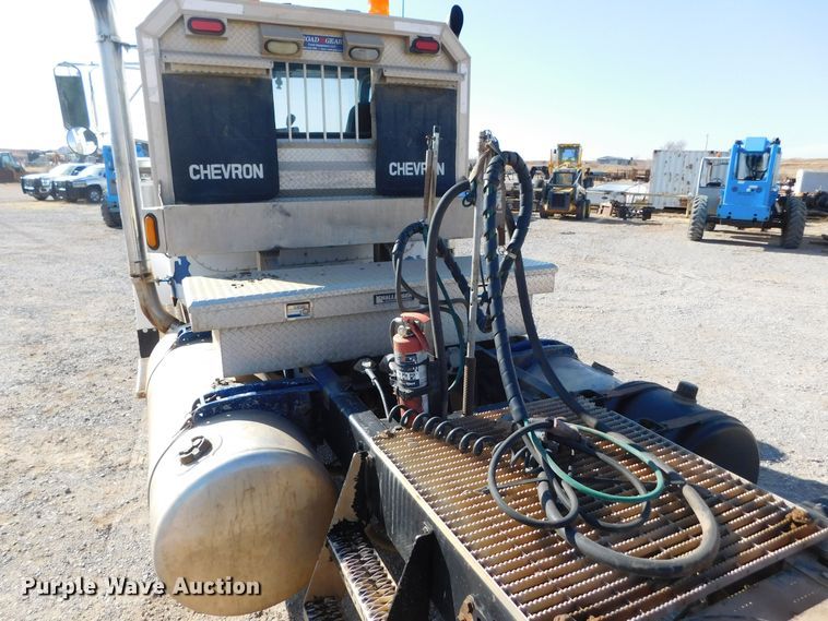 image for item DM2552 1988 Peterbilt 378  semi truck